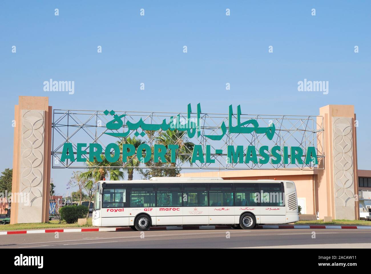 Bus de l'aéroport Al-Massira, Agadir, Maroc, Afrique Banque D'Images