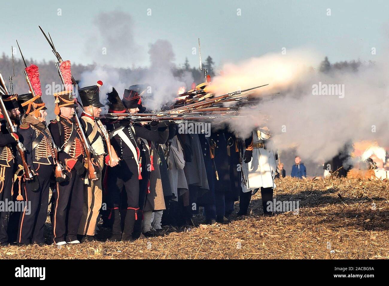 Tvarozna, République tchèque. 30Th Nov, 2019. Les passionnés d'histoire militaire effectuer une reconstitution de la bataille d'Austerlitz (Slavkov) à l'occasion de 214e anniversaire c'est à Tvarozna, la République tchèque, le samedi, Novembre 30, 2019. Photo : CTK Vaclav Salek/Photo/Alamy Live News Banque D'Images