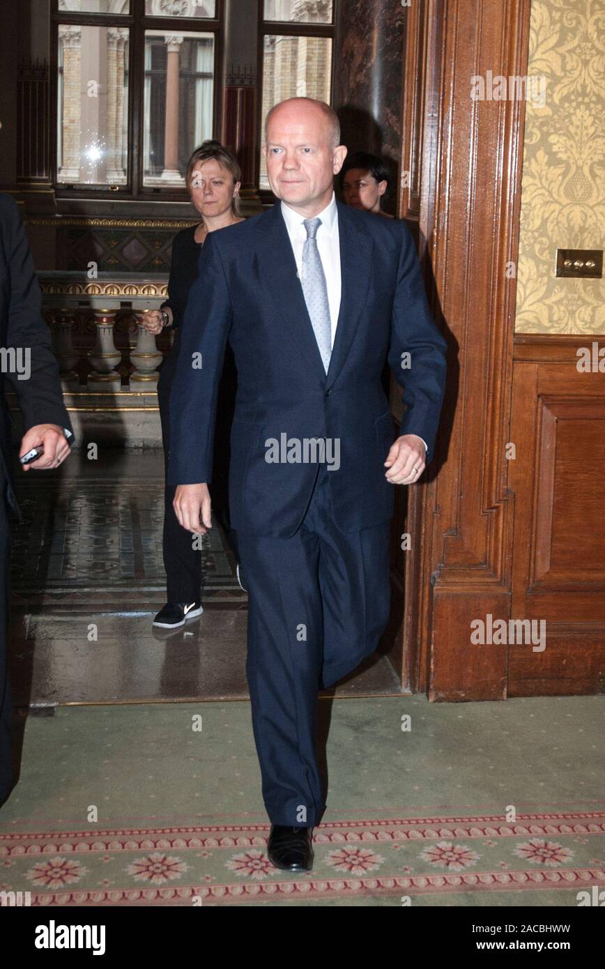 William Hague, ministre des Affaires étrangères parle de la guerre civile en Syrie lors d'une conférence de presse du ministère des Affaires étrangères à Londres. Banque D'Images