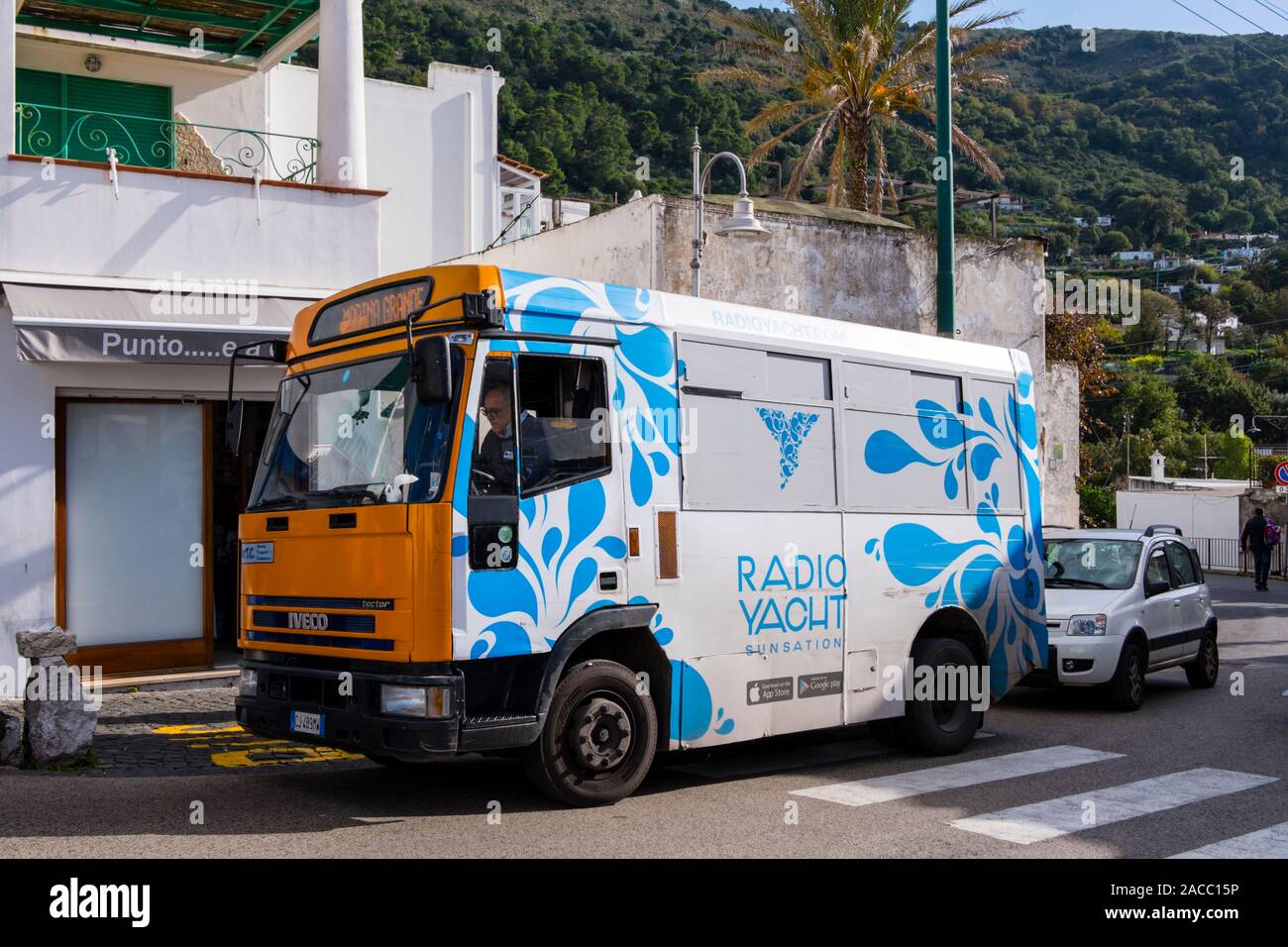 Marina grande bus public capri italie Banque de photographies et d ...