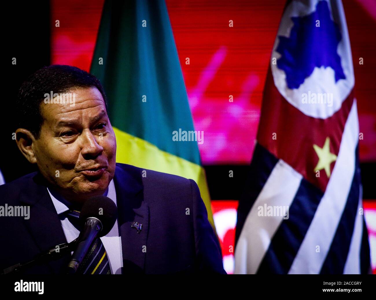 SÃO PAULO, SP - 02.12.2019 : participation n'CONSTRUBUSINESS MOURÃO 13 - Le Vice-président de la République, Hamilton Mourão, assiste à l'ouverture du 13e Congrès brésilien CONSTRUBUSINESS (Construction), à l'SESI Theatre à São Paulo, dans la matinée du lundi (02). (Photo : Aloisio Mauricio/Fotoarena) Banque D'Images