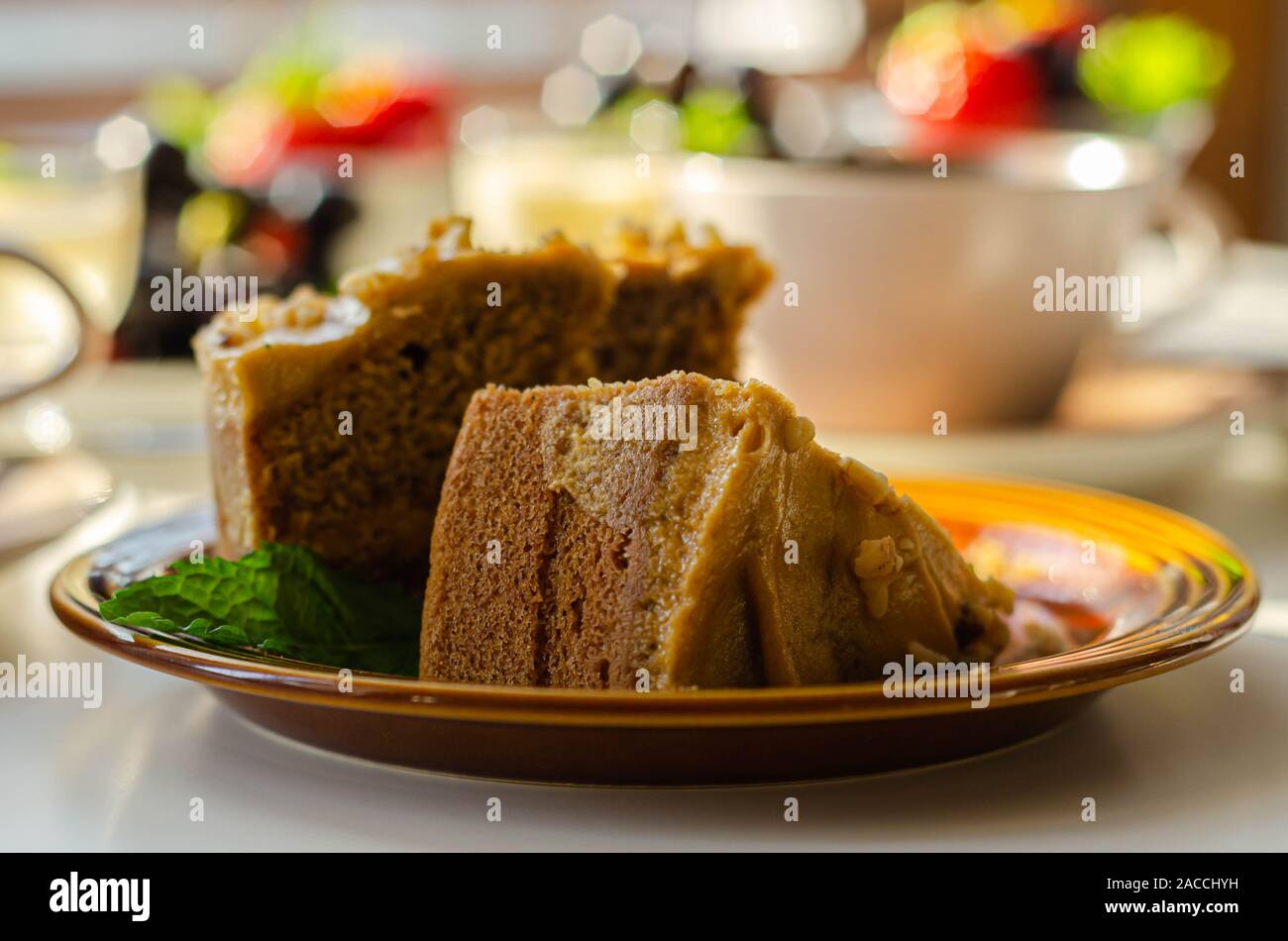 Gateau De Cafe Avec Cafe Et Noix Creme Au Beurre Cafe De Colombie Et Walnut Cake Sucreries Photo Stock Alamy Gateau De Cafe Avec Cafe Et Noix Creme Au Beurre Cafe De Colombie Et Walnut Cake Sucreries Photo Stock Alamy