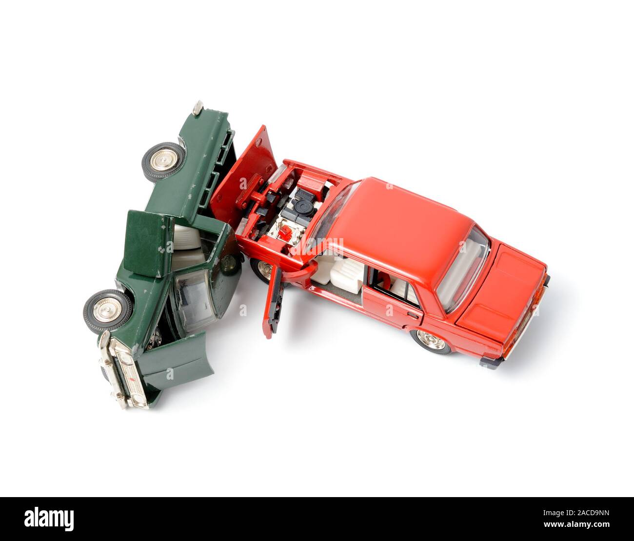 Voitures en accident sur un fond blanc Banque D'Images