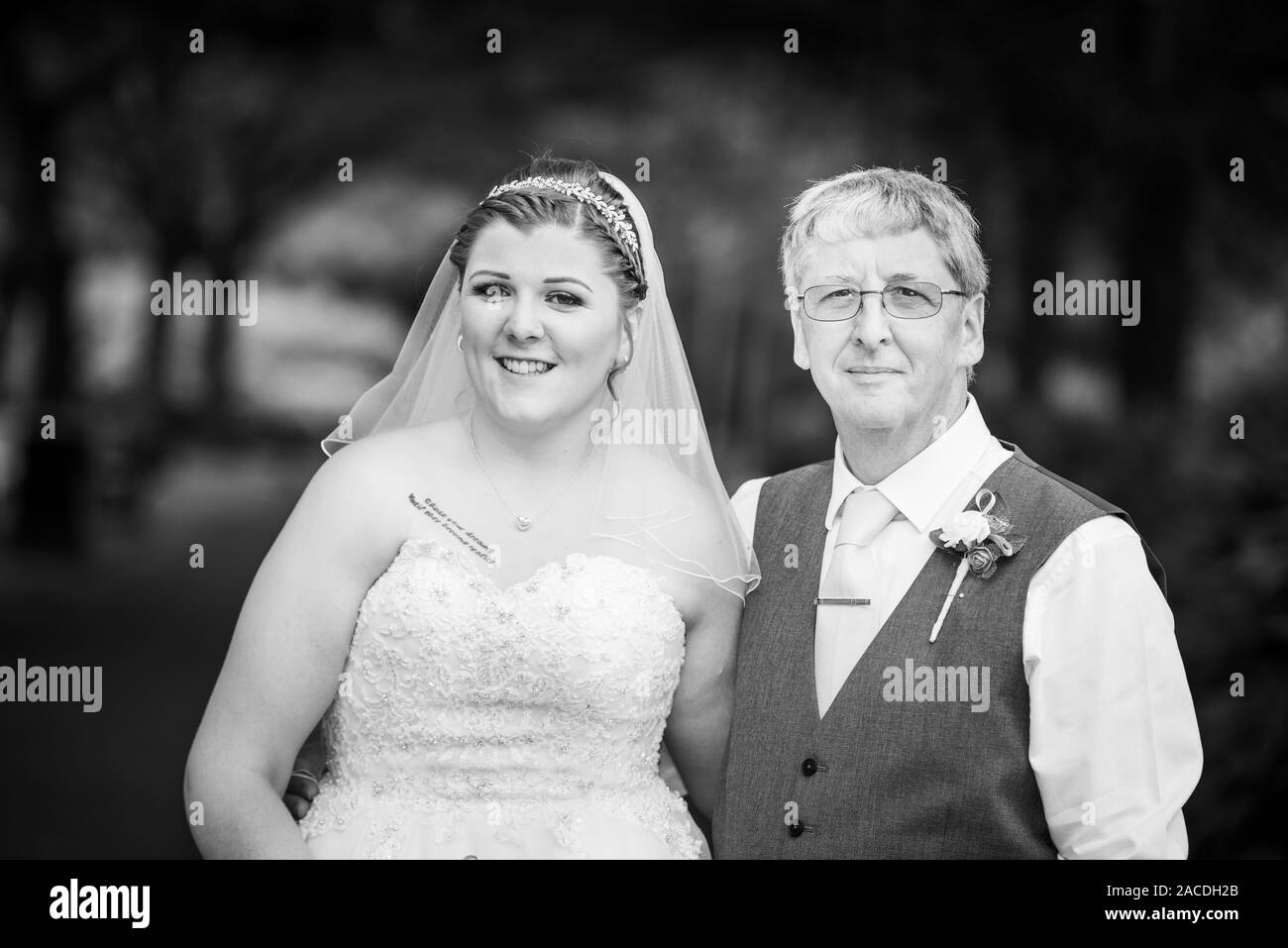 Photos de cérémonie de mariage avec les invités, Floral Hall, Tunstall Park, Stoke on Trent, photographie de mariage, célébration, mariage anglais traditionnel Banque D'Images