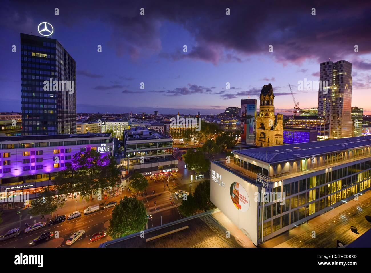 Blaue Stunde, Panoramaansicht, Breitscheidplatz, Charlottenburg, Berlin, Deutschland Banque D'Images