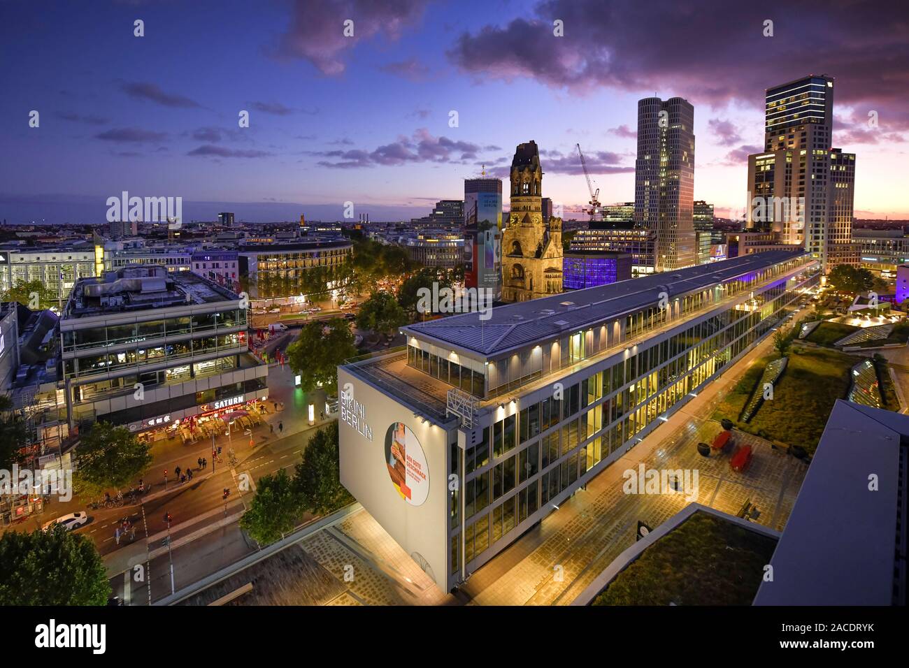 Blaue Stunde, Panoramaansicht, Breitscheidplatz, Charlottenburg, Berlin, Deutschland Banque D'Images