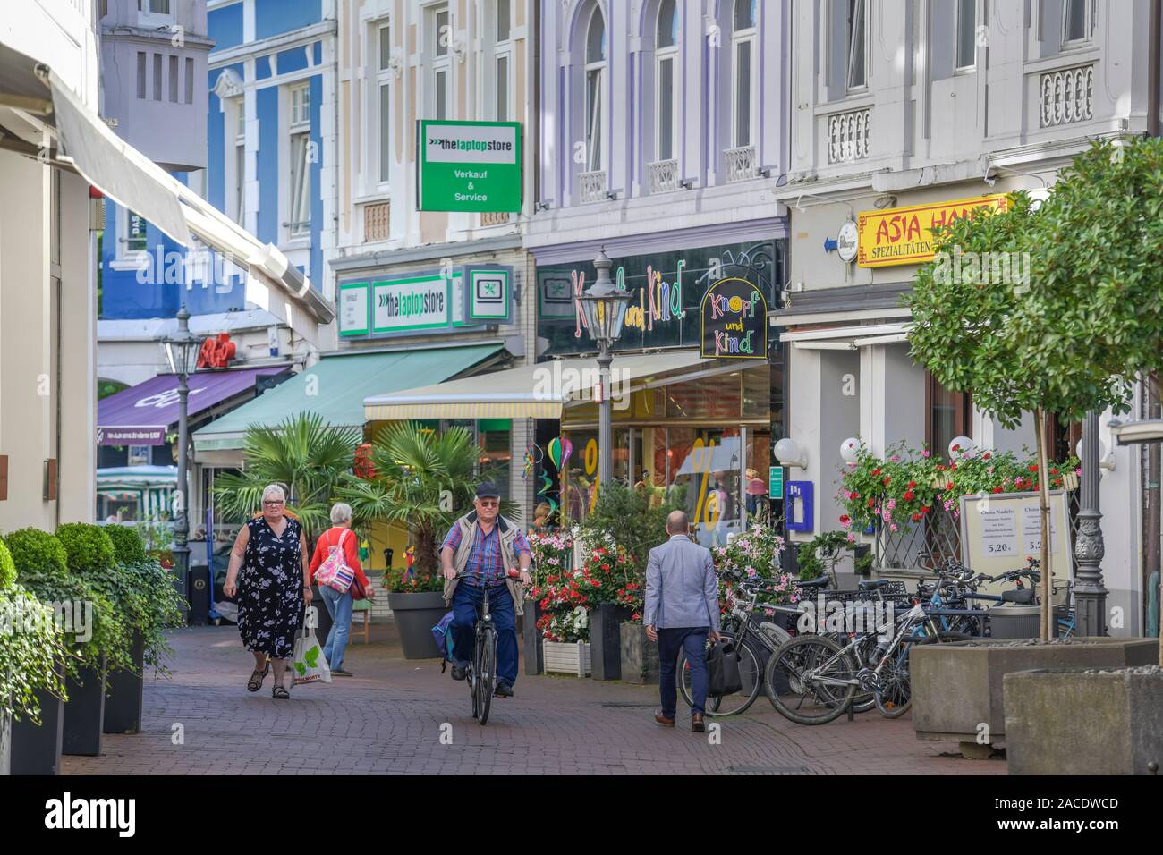 Straßenszene, Bürgerstraße, Bad Godesberg, Bonn, Nordrhein-Westfalen, Deutschland Banque D'Images