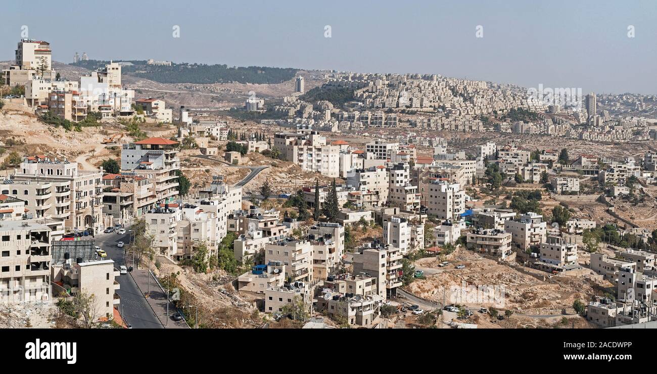 Panorama de Bethléem Palestine avec Jérusalem Est et le mont Scopus Israël dans l'arrière-plan de l'église de la nativité Banque D'Images