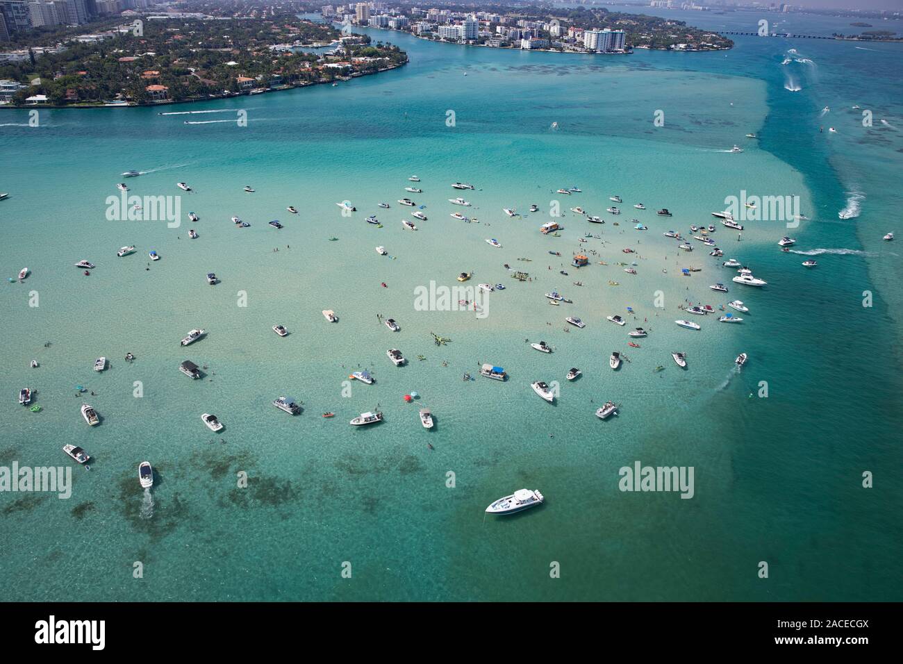 Vue aérienne des bateaux en mer à Miami, Floride, États-Unis Banque D'Images