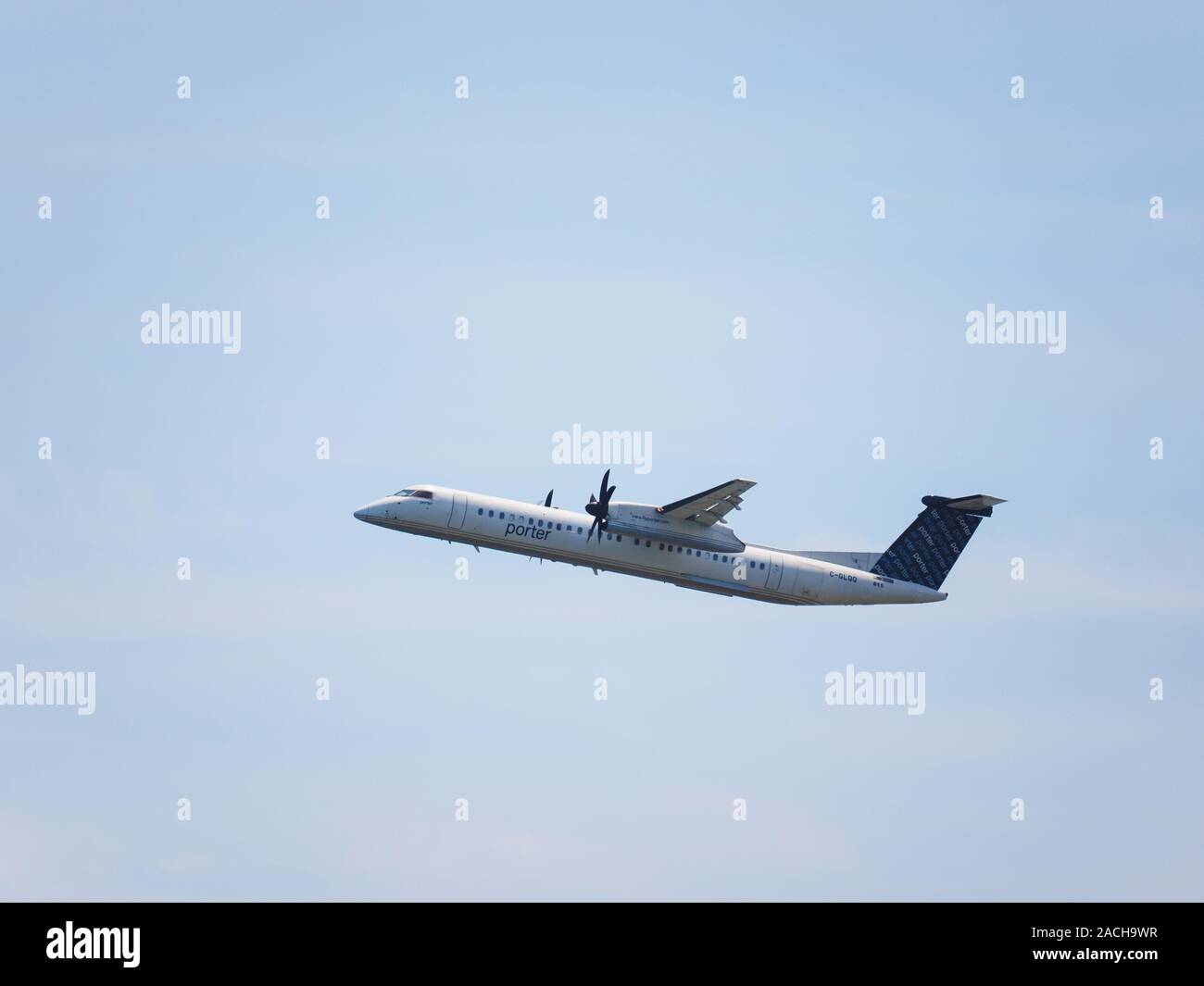 Air Canada Express de Havilland Canada Dash 8-400 avion de ligne de passagers. Banque D'Images