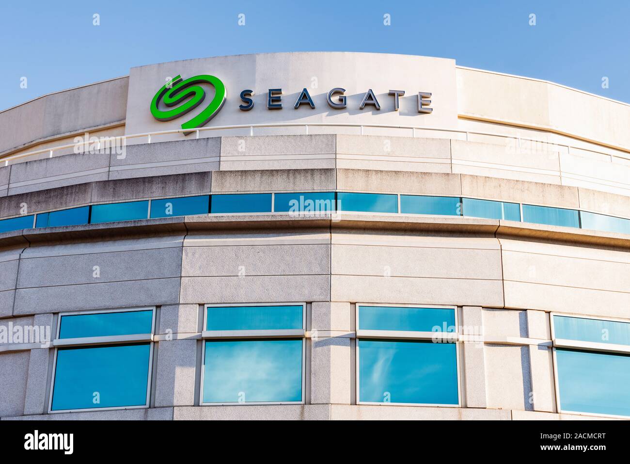 Nov 24, 2019 Cupertino / CA / USA - Seagate Technology PLC siège à Silicon Valley ; Seagate est une société constituée dans l'espace de stockage des données Banque D'Images