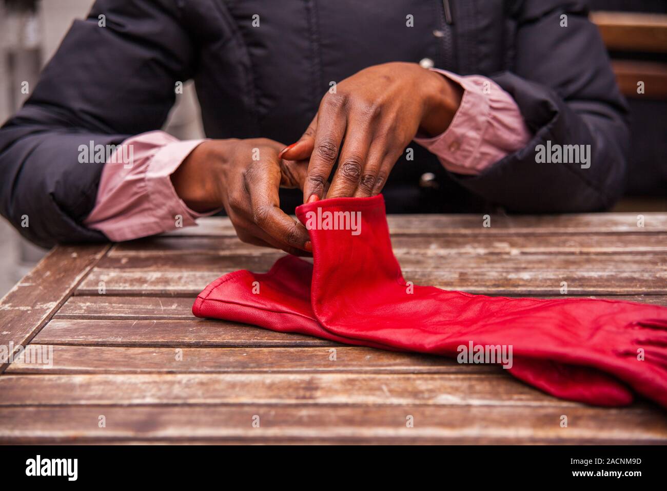 gants rouges Banque D'Images
