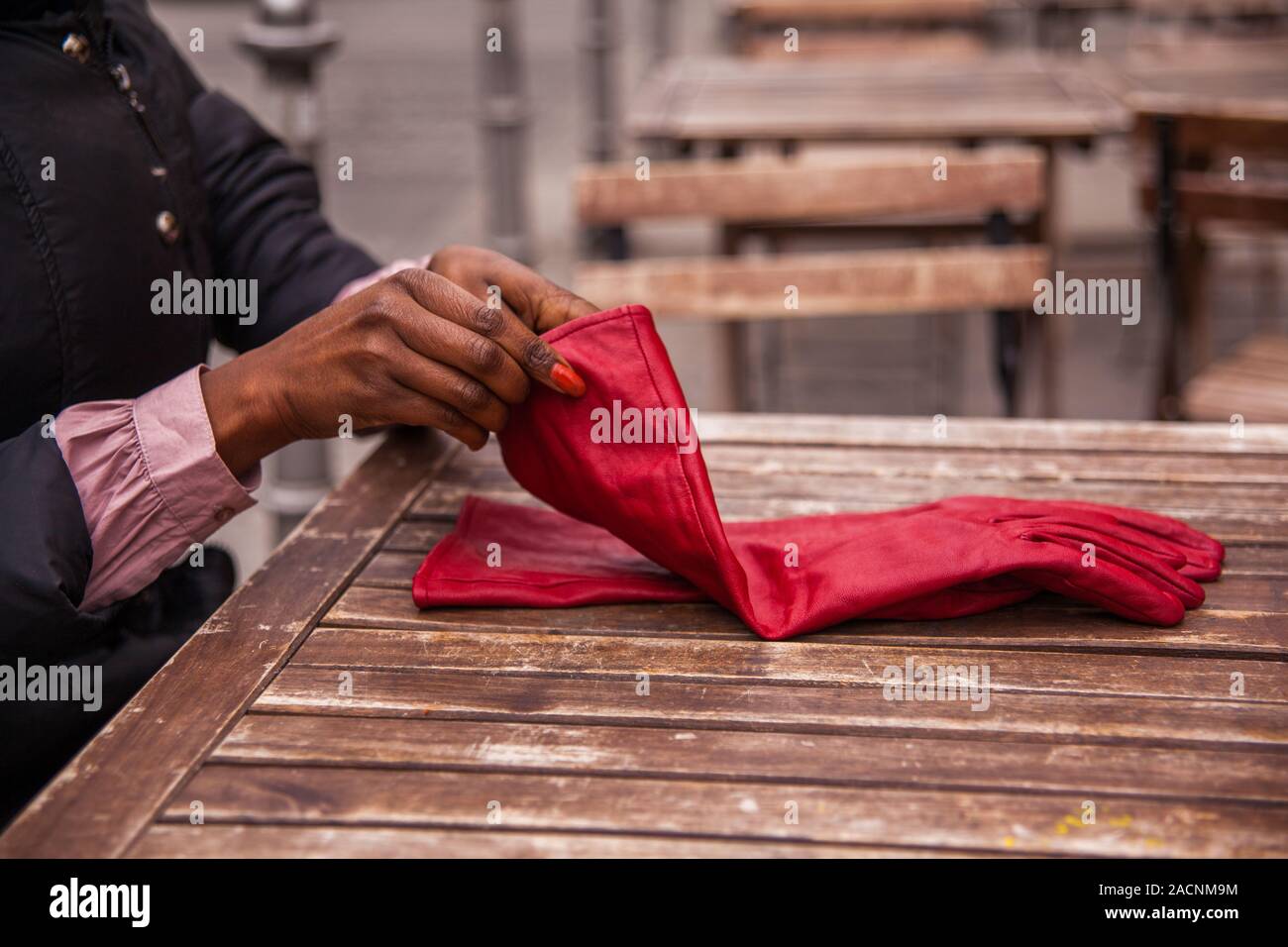 gants rouges Banque D'Images