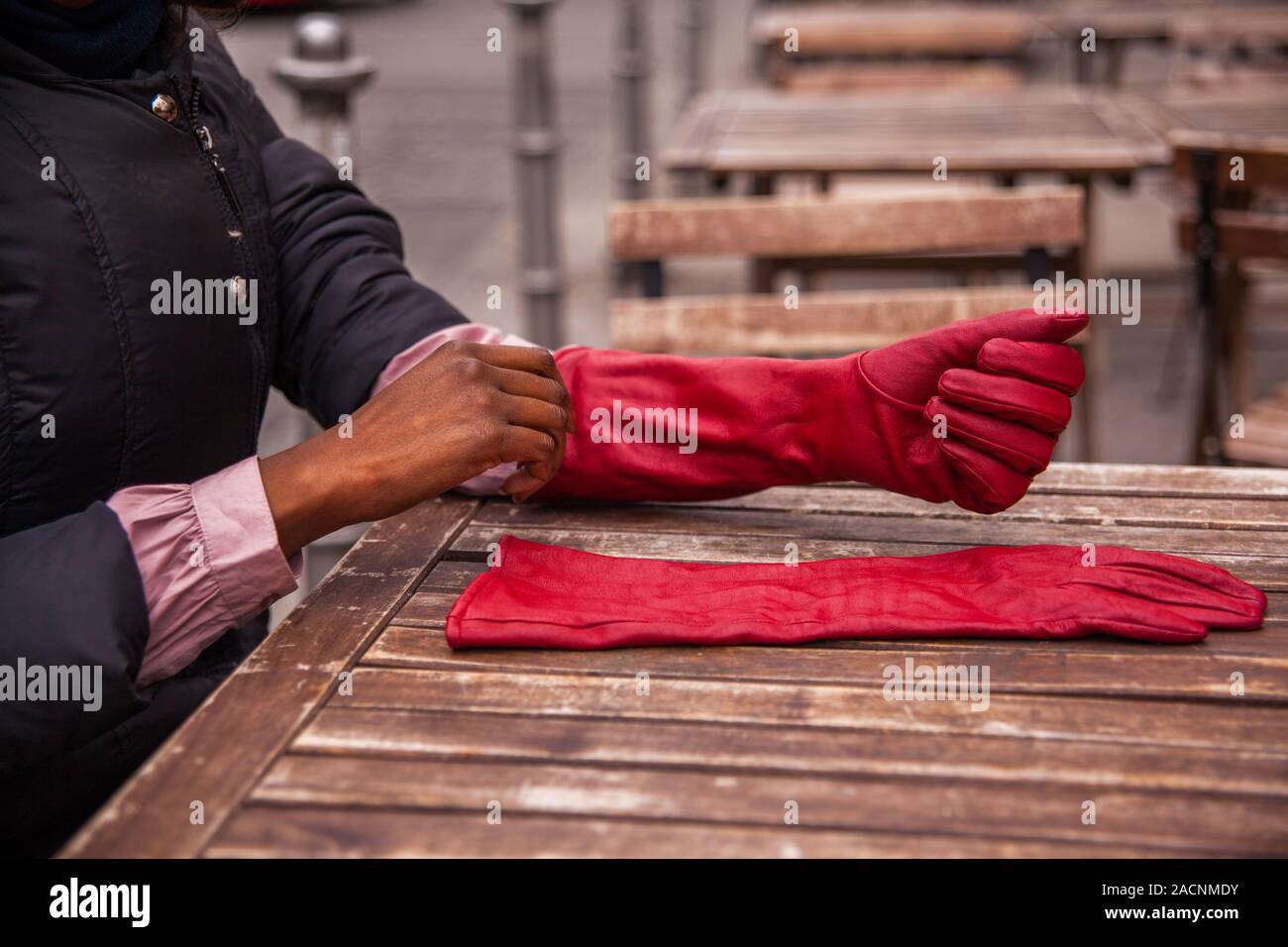 gants rouges Banque D'Images
