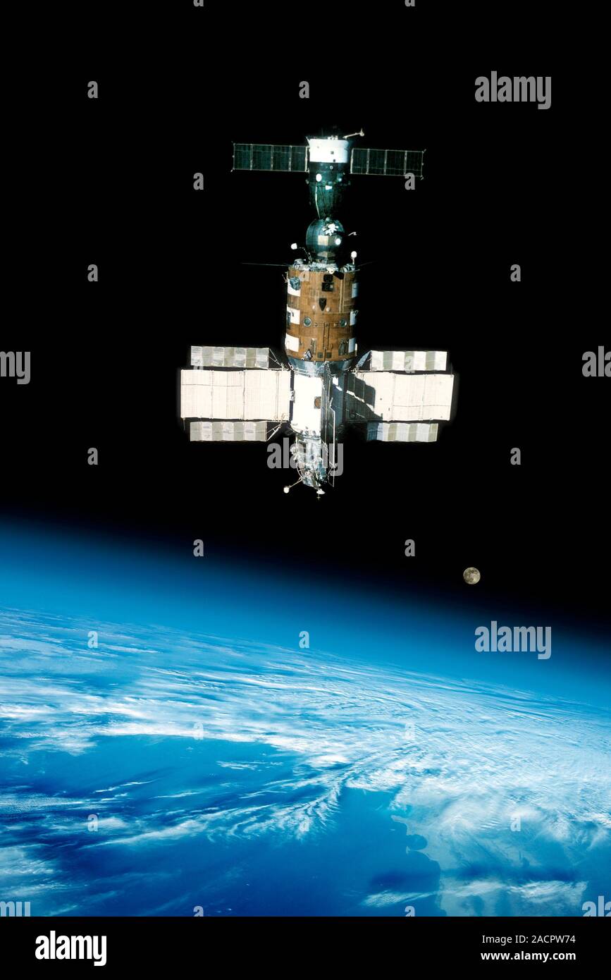 Saliout 7 station spatiale en orbite. Cette station spatiale soviétique était en orbite depuis près de neuf ans à compter de son lancement le 19 avril 1982, jusqu'à ce qu'il ré-entré e Banque D'Images