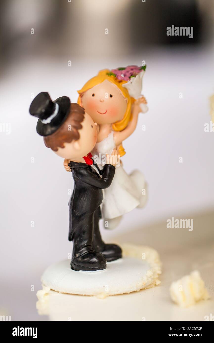 Figurine De Gateau De Mariage Banque D Image Et Photos Alamy