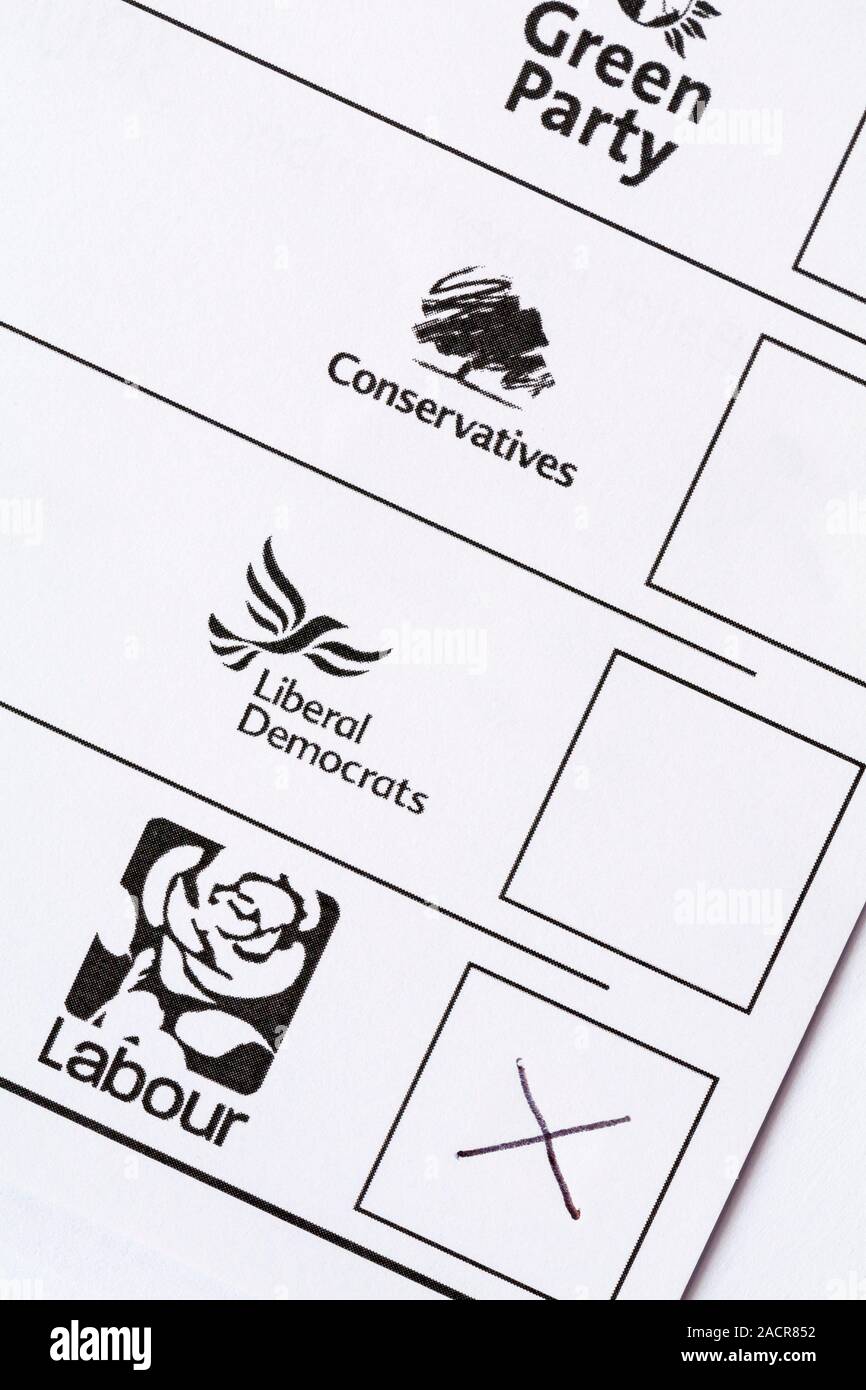 Partis pour l'ouest de Bournemouth candidat circonscription le bulletin de vote pour l'élection générale 2019 parlementaire au Royaume-Uni - X contre vote vote du travail Banque D'Images