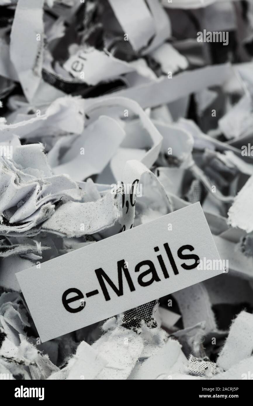 Restes de papier Mots-clés e-mails Banque D'Images