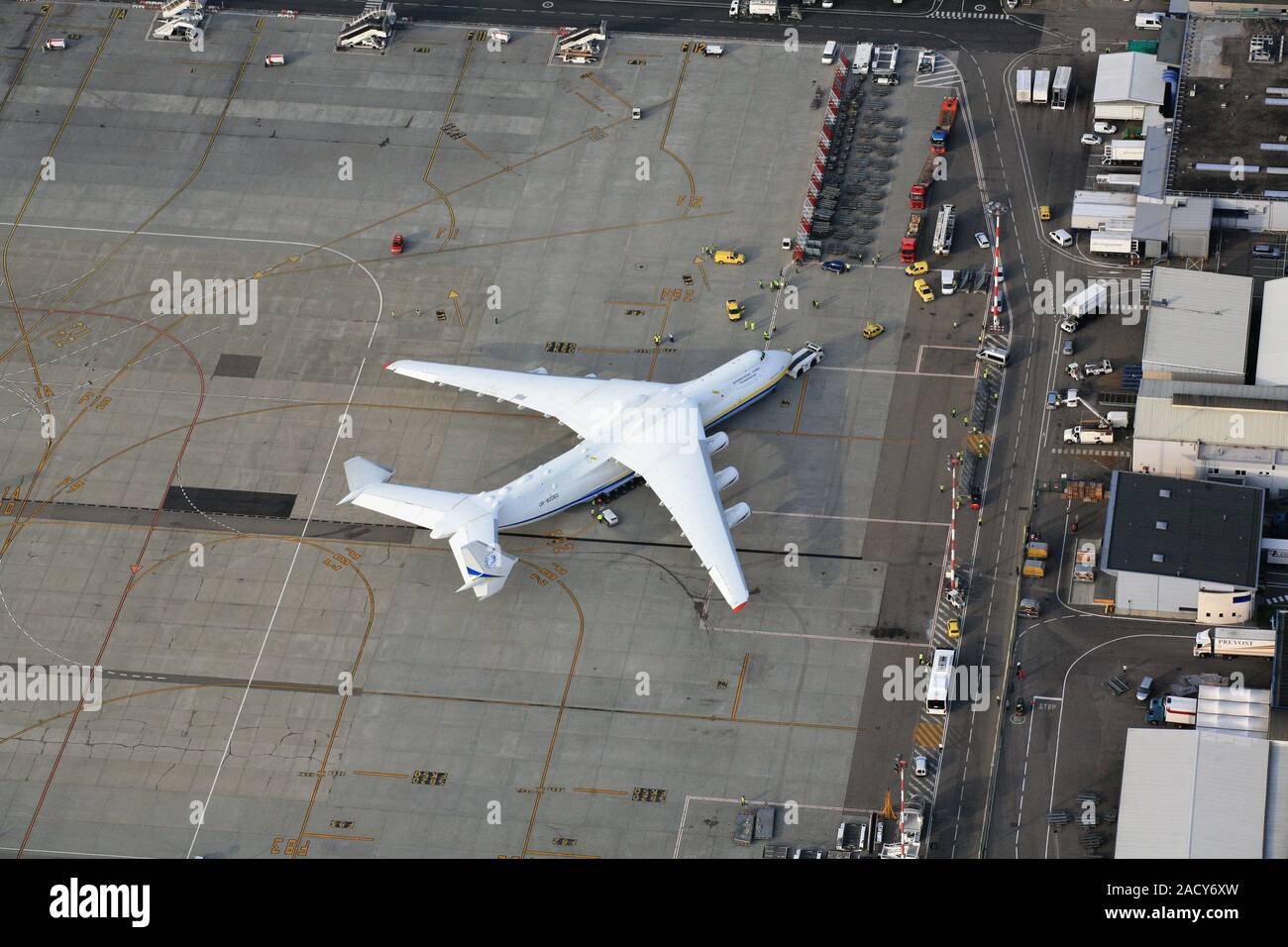 L'Euroairport Basel-Mulhouse-Freiburg, avec Antonov 225 Banque D'Images