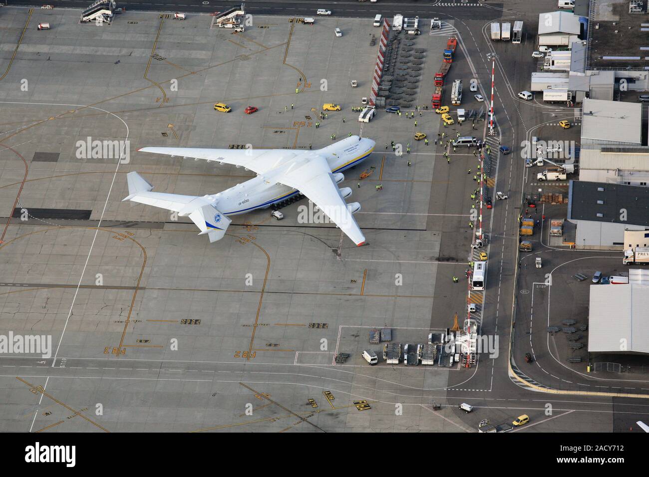 L'Euroairport Basel-Mulhouse-Freiburg, avec Antonov 225 Banque D'Images