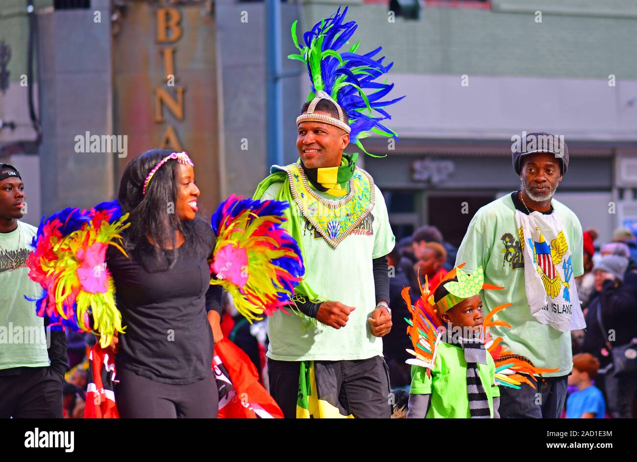 Les marcheurs en costume au Thanksgiving Day Parade à Charlotte NC Banque D'Images