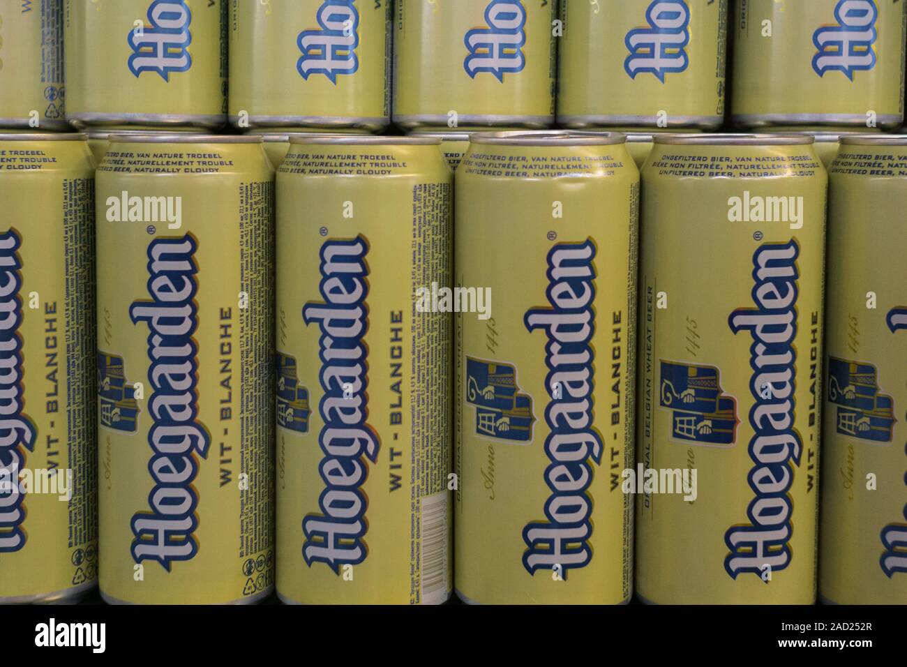Tioumen, Russie-avg 25, 2019 bière Hoegaarden : vendre de la bière dans le magasin Metro Cash effectuer Banque D'Images