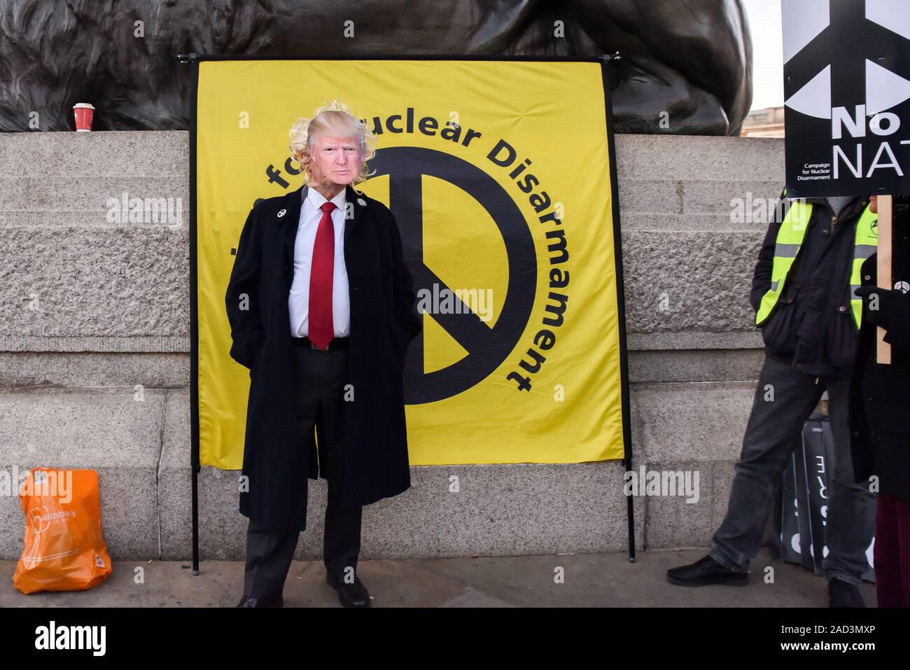 Trafalgar Square, Londres, Royaume-Uni. 3e décembre 2019. Manifestations contre le Président Donald Trump et le sommet de l'OTAN à Trafalgar Square. Crédit : Matthieu Chattle/Alamy Live News Banque D'Images