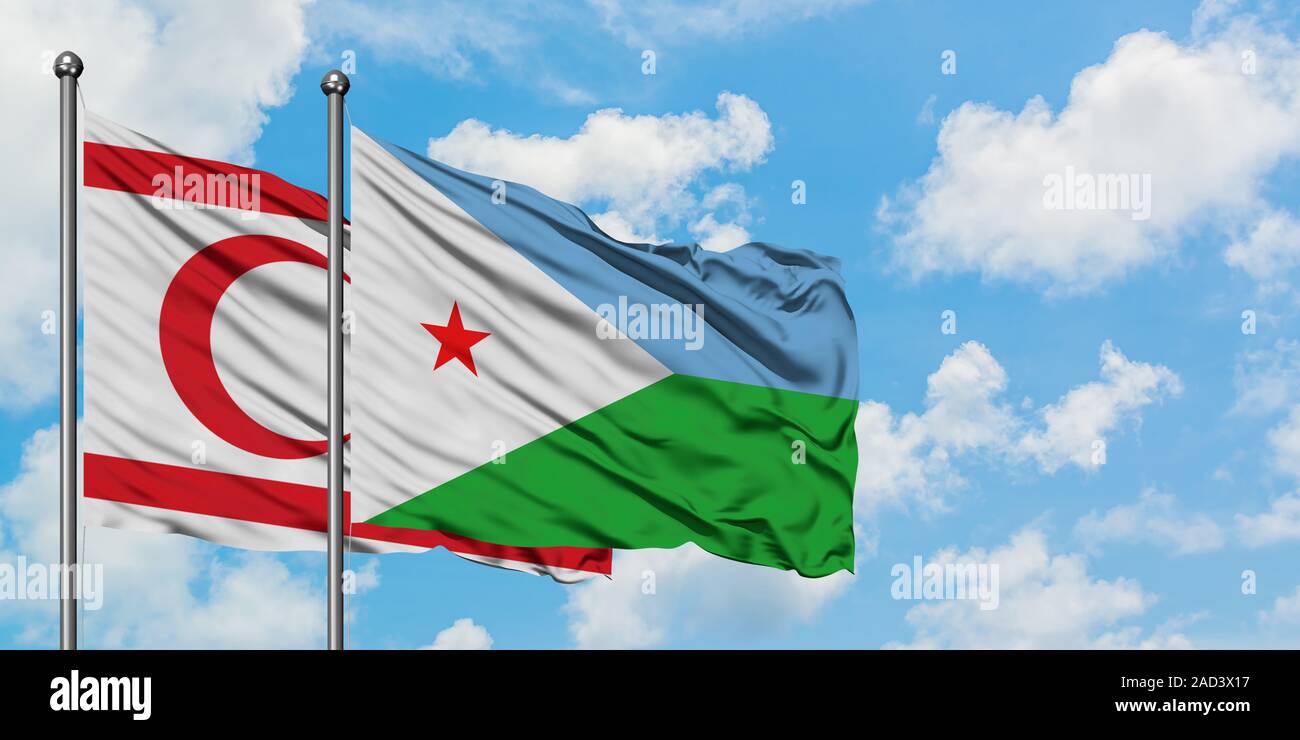 Le nord de Chypre et de brandir le drapeau de Djibouti dans le vent contre ciel bleu nuageux blanc ensemble. Concept de diplomatie, de relations internationales. Banque D'Images
