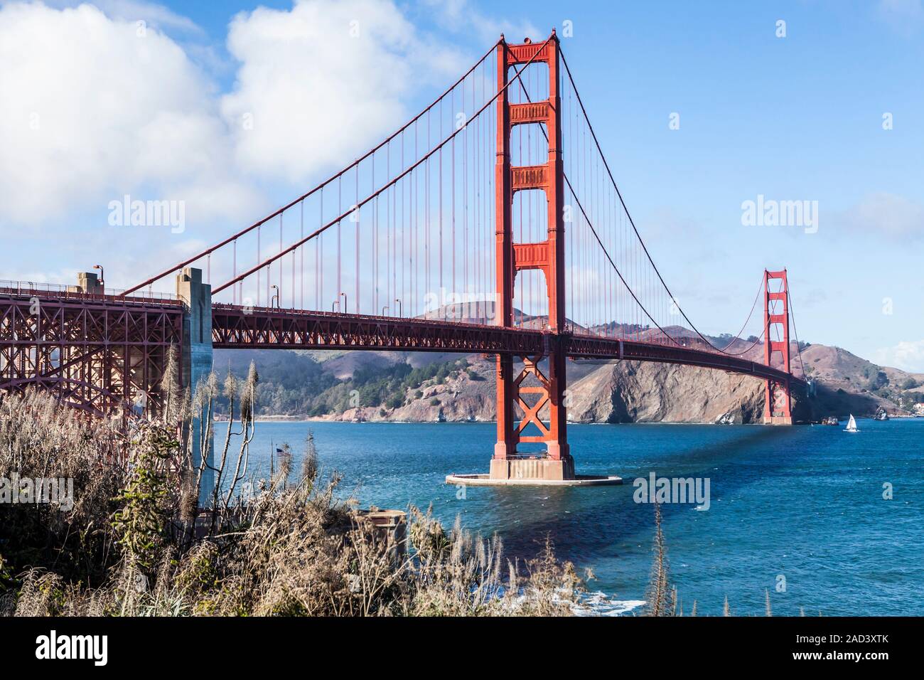 Le Golden Gate Bridge à au Nord qu'il enjambe l'entrée de la baie de San Francisco de l'océan Pacifique, , San Francisco, Californie, USA. Banque D'Images