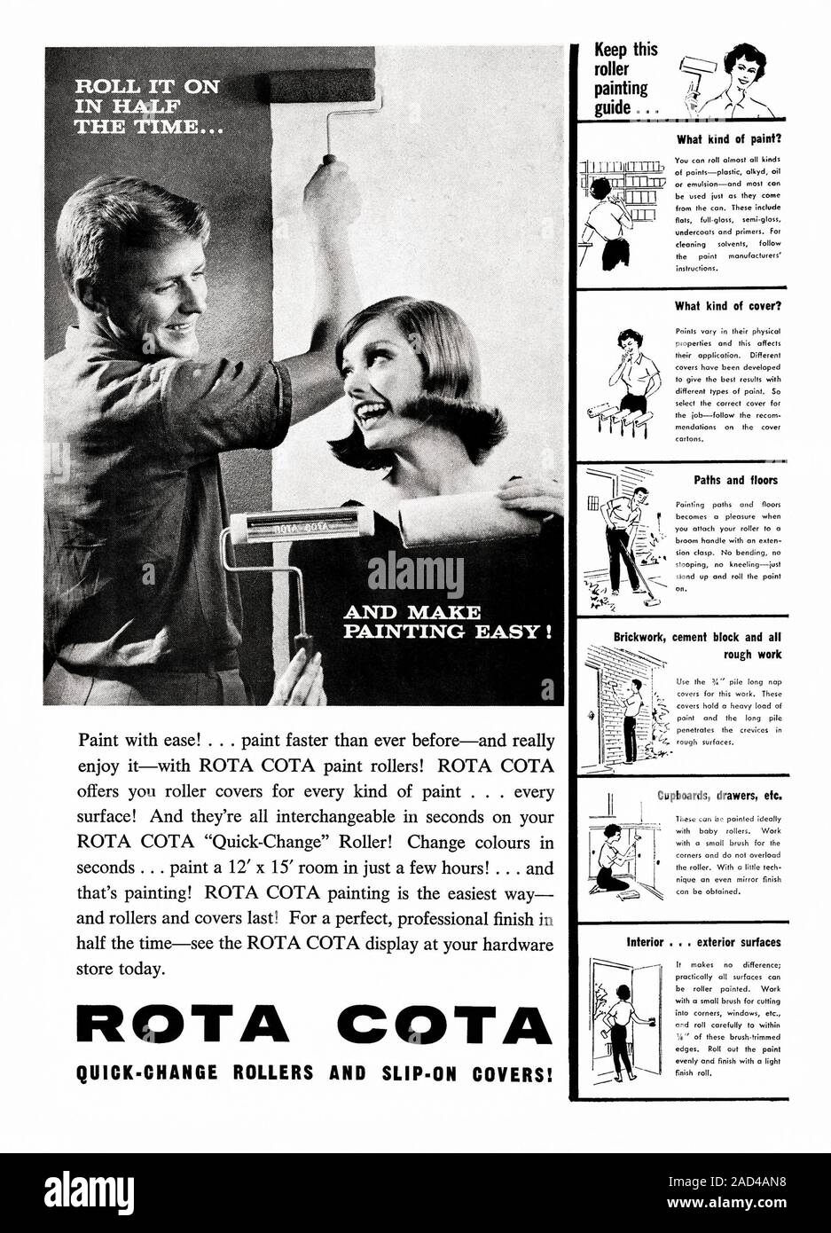 Une publicité des années 1960 pour Rota Cota rouleaux à peinture - il est apparu dans un magazine australien en 1962. Il a une photo d'un couple heureux de peindre leur mur et l'évolution des manches à rouleaux (couvercles). Les illustrations montrent la polyvalence de l'utilisation de rouleaux à peinture à l'intérieur et l'extérieur de la maison. Banque D'Images