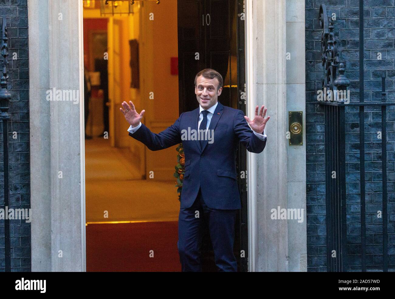 Londres, Royaume-Uni. 3 Dec 2019. Emmanuel Macron, Président de la France, arrive au numéro 10 Downing Street. Chefs d'État visiter 10 Downing Street pour s'entretenir avec le Premier ministre britannique, Boris Johnson. Credit : Tommy Londres/Alamy Live News Banque D'Images