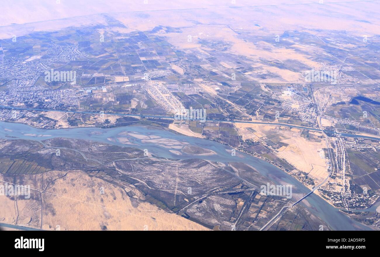 Plan de la rivière Amou-daria. Frontière entre l'Ouzbékistan et le Turkménistan, l'Asie centrale. Banque D'Images