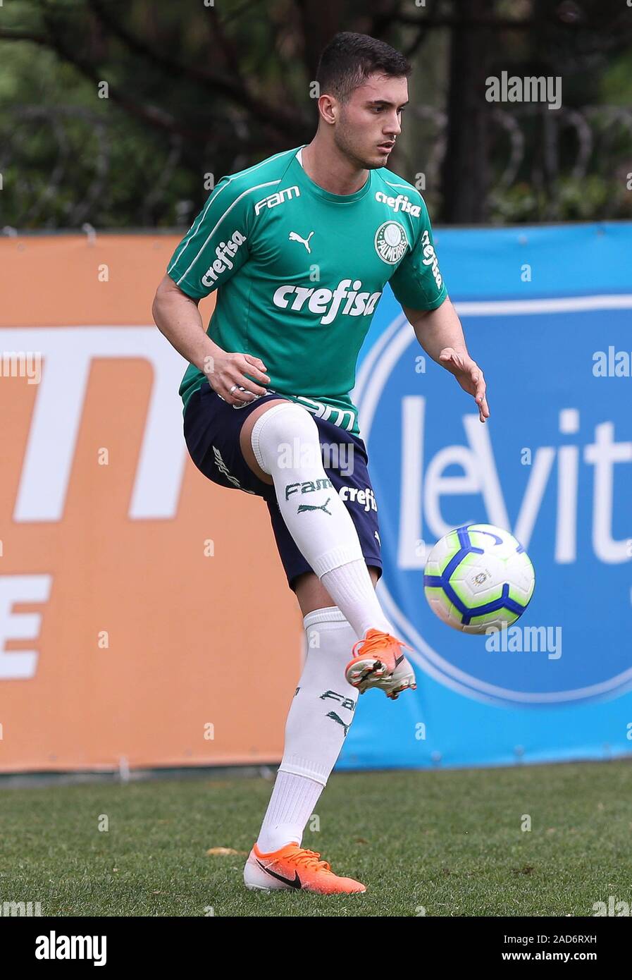 SÃO PAULO, SP - 03.12.2019 : TREINO N PALMEIRAS - SE Palmeiras player Luan durant la formation à l'Académie de football. (Photo : Cesar Greco/Fotoarena) Banque D'Images