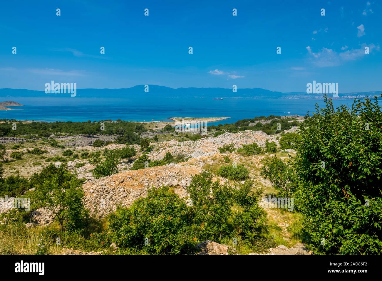 Paysage avec vue sur la montagne et la mer Adriatique en Croatie Banque D'Images