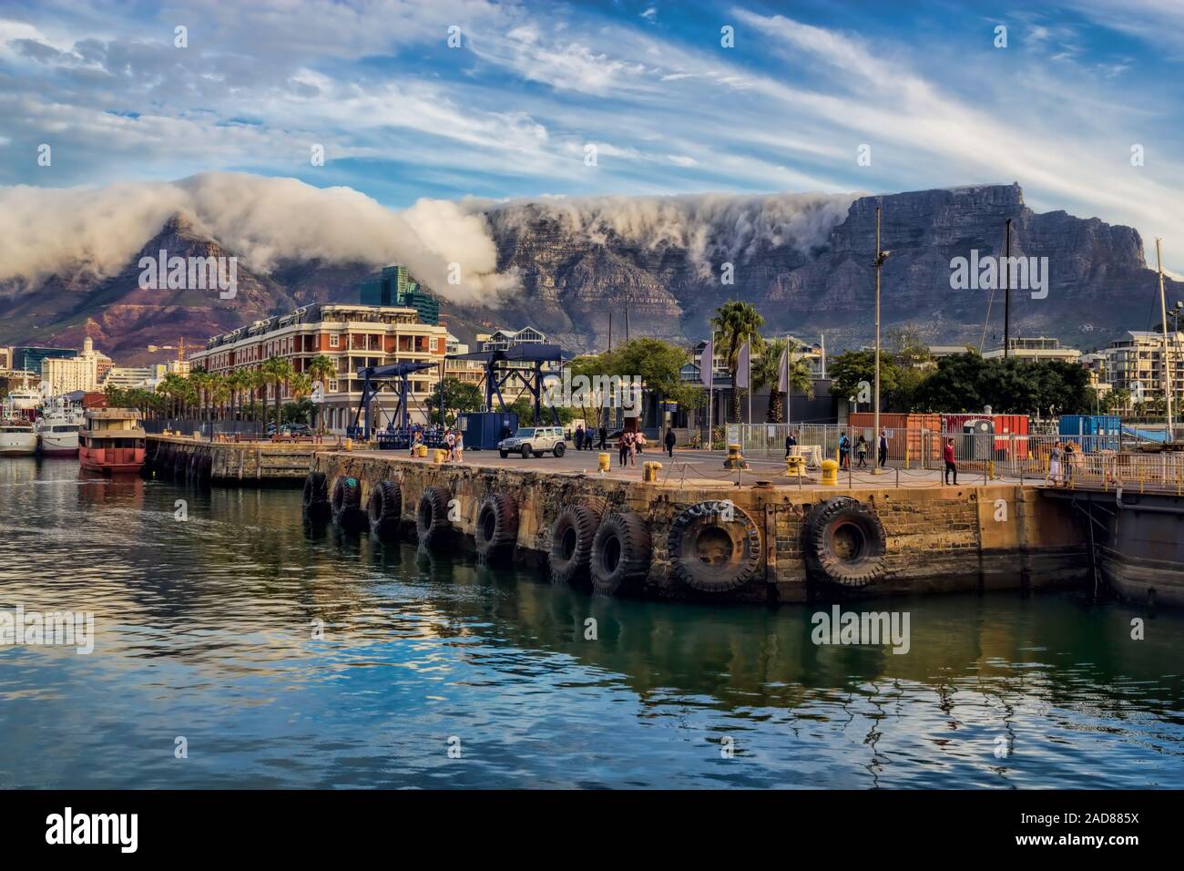 Cape Town, Waterfront et la montagne de la table Banque D'Images