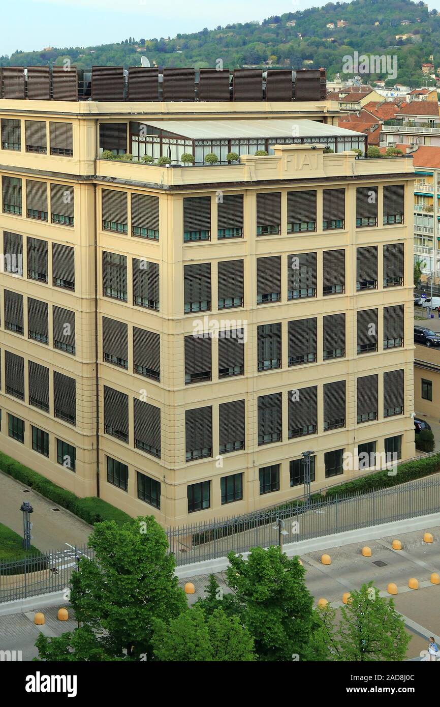 Turin, Italie, l'architecture industrielle de la société historique de bâtiments Lingotto Fiat Banque D'Images