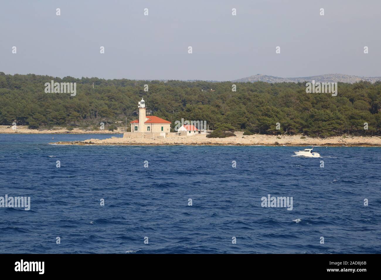 Le phare sur l'île de Brac dans la partie croate de la mer Adriatique, Banque D'Images