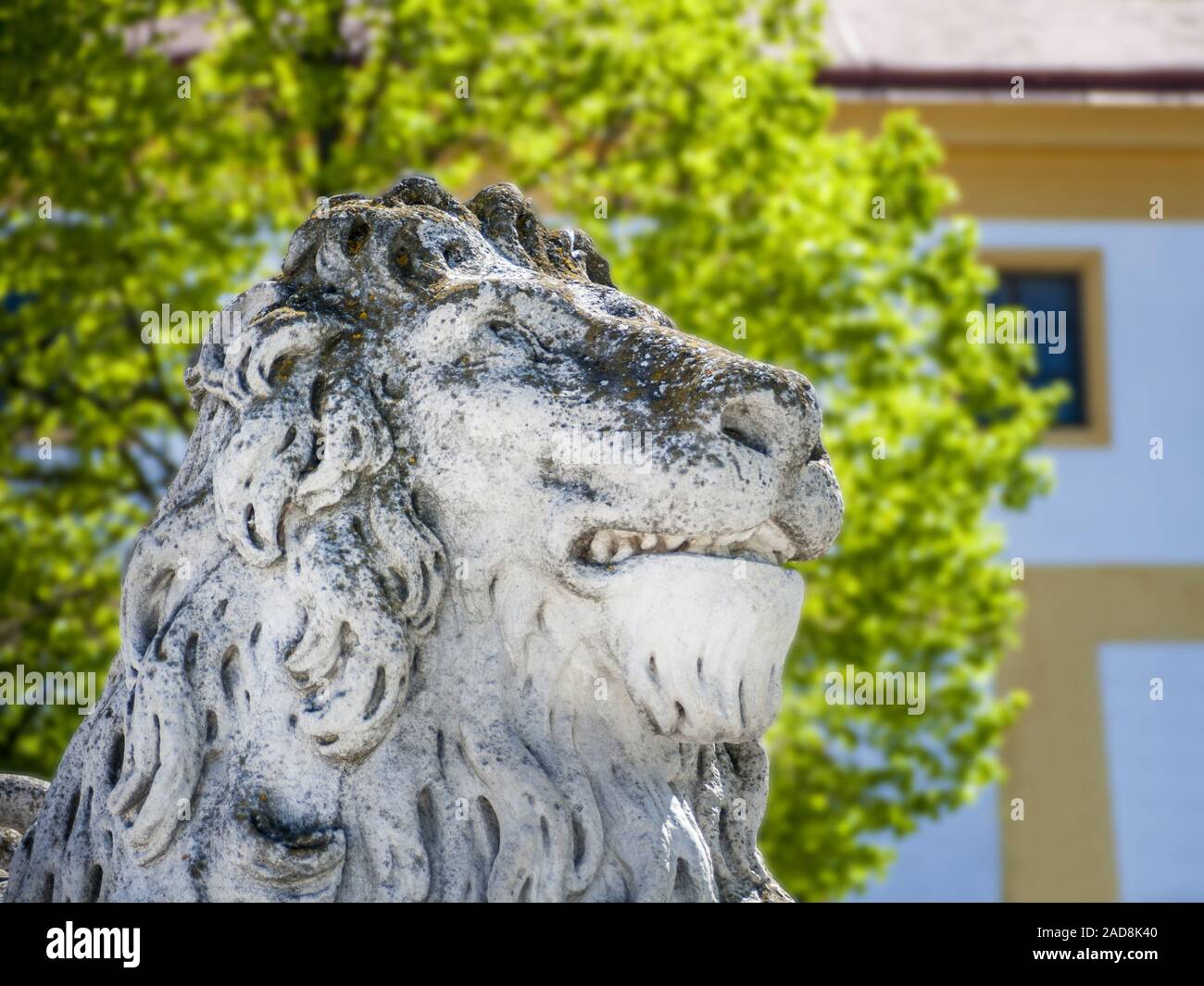 Statue d'un lion souriant Banque D'Images