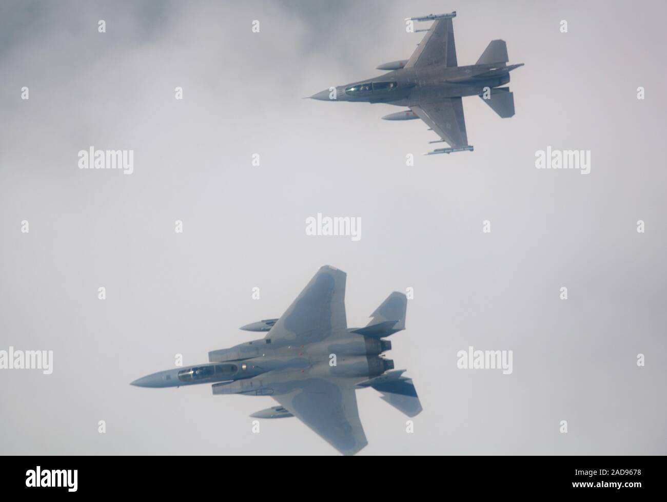 U.S. Air Force F-15C pilotes, le Capitaine Aaron Eshkenazi et le Major ...