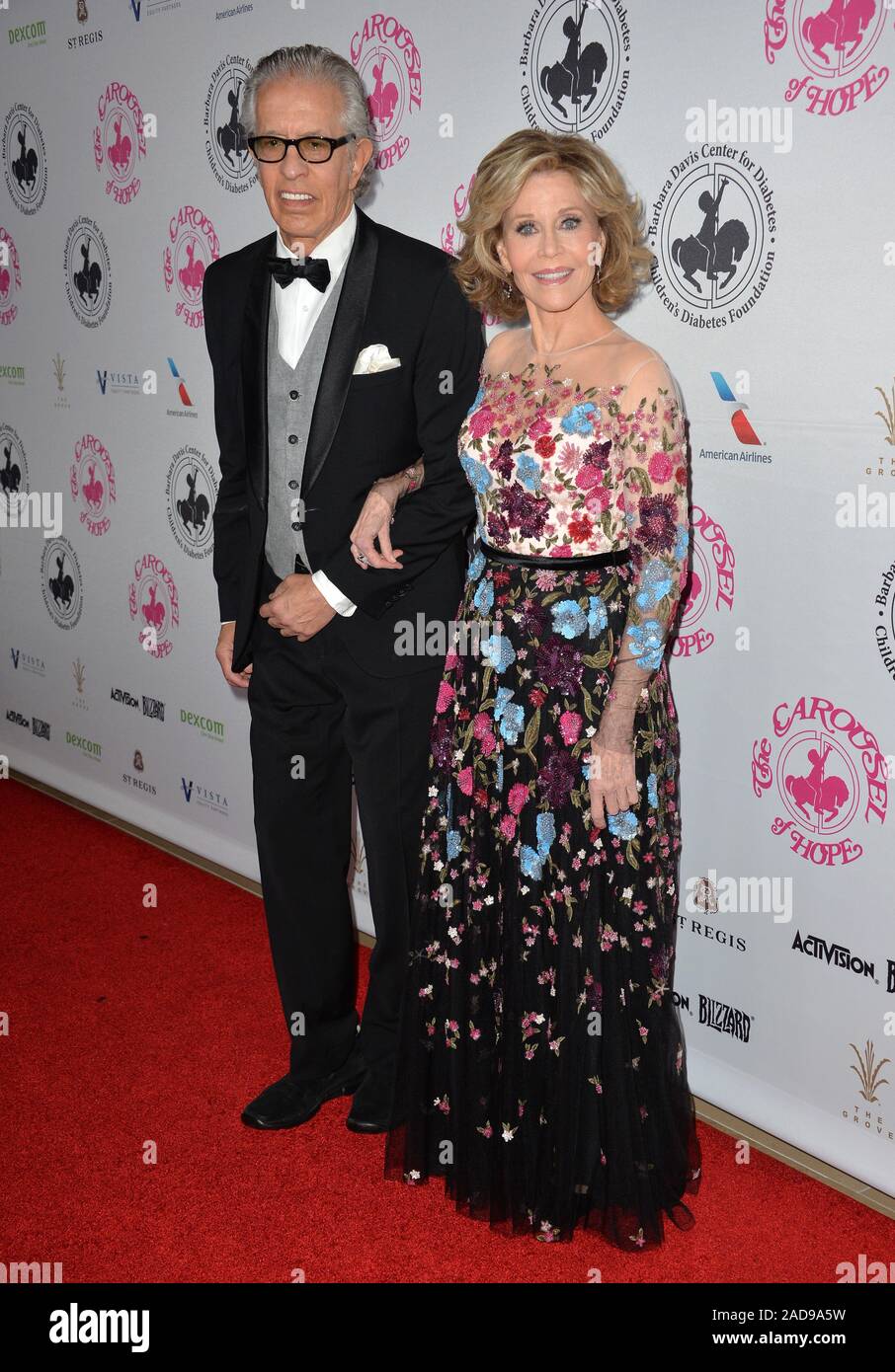 Los Angeles, CA. 8 octobre 2016 : Jane Fonda & Richard Perry au Carousel of Hope Ball 2016 au Beverly Hilton Hotel. © 2016 Paul Smith / Featureflash Banque D'Images