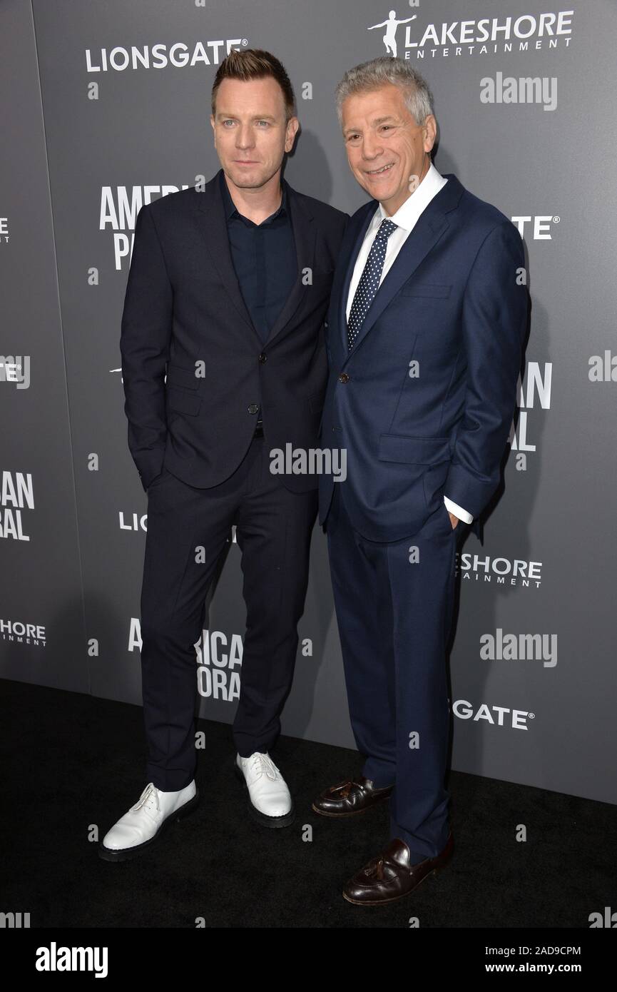 Los Angeles, CA. 13 octobre 2016 : Ewan McGregor & John Romano au Los Angeles premiere de "pastorale américaine" à l'Académie, Samuel Goldwyn Theatre. © 2016 Paul Smith / Featureflash Banque D'Images