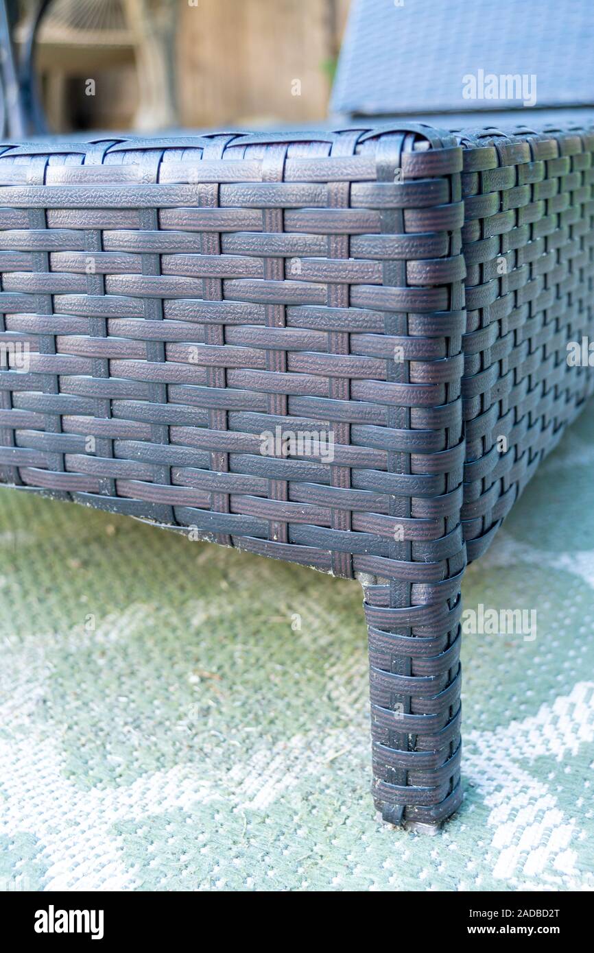 Tissage en rotin meubles d'extérieur chaise de salon Banque D'Images