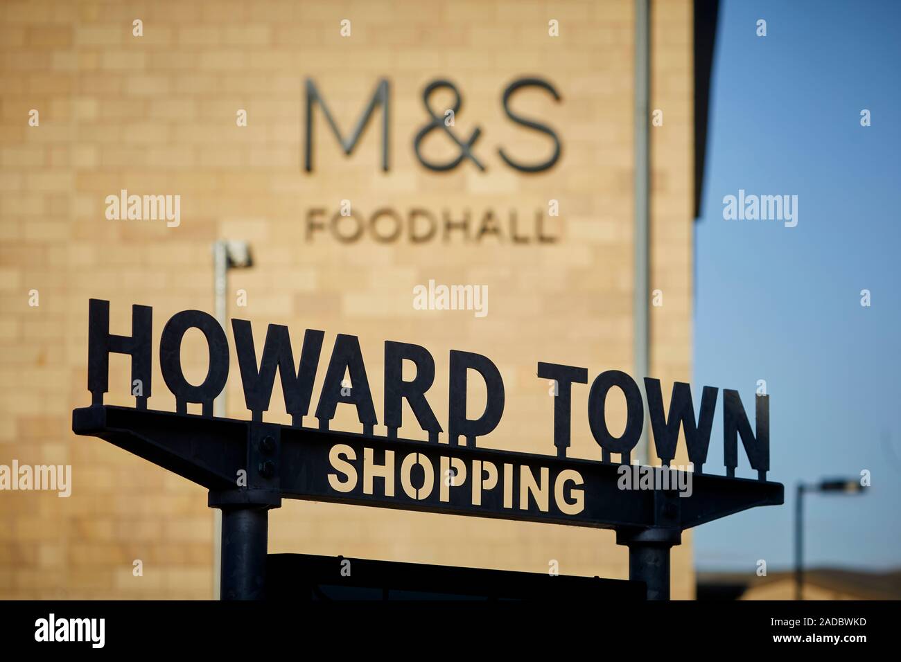 La ville de marché, Glossop High Peak, Derbyshire, Angleterre. Howard Ville centre commercial de convertis mills Banque D'Images