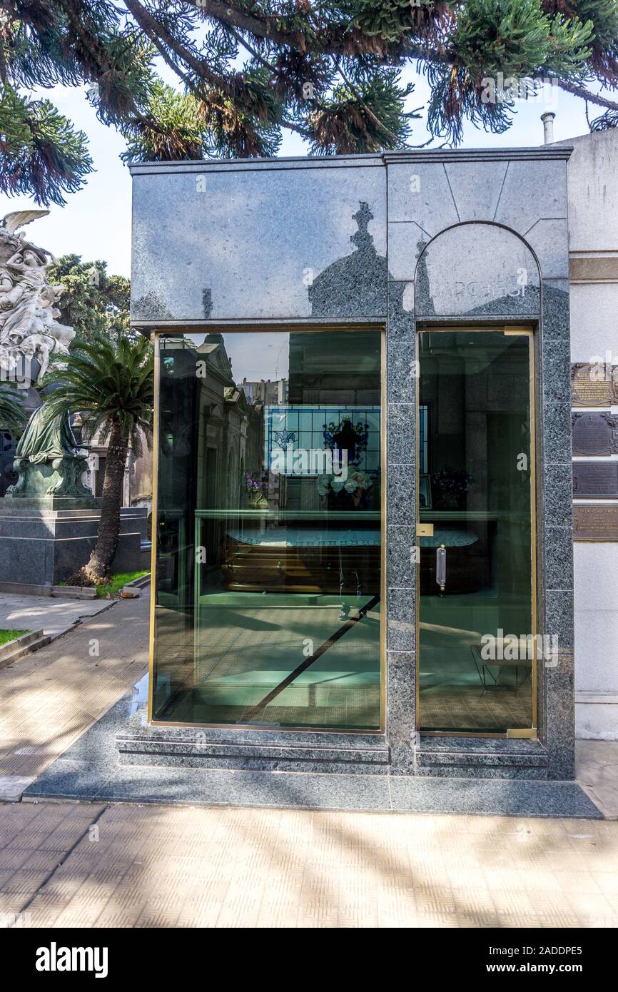 Mausolées dans le quartier de la Recoleta Cemetery, Junin, Buenos Aires, Argentine, Amérique du Sud, Banque D'Images