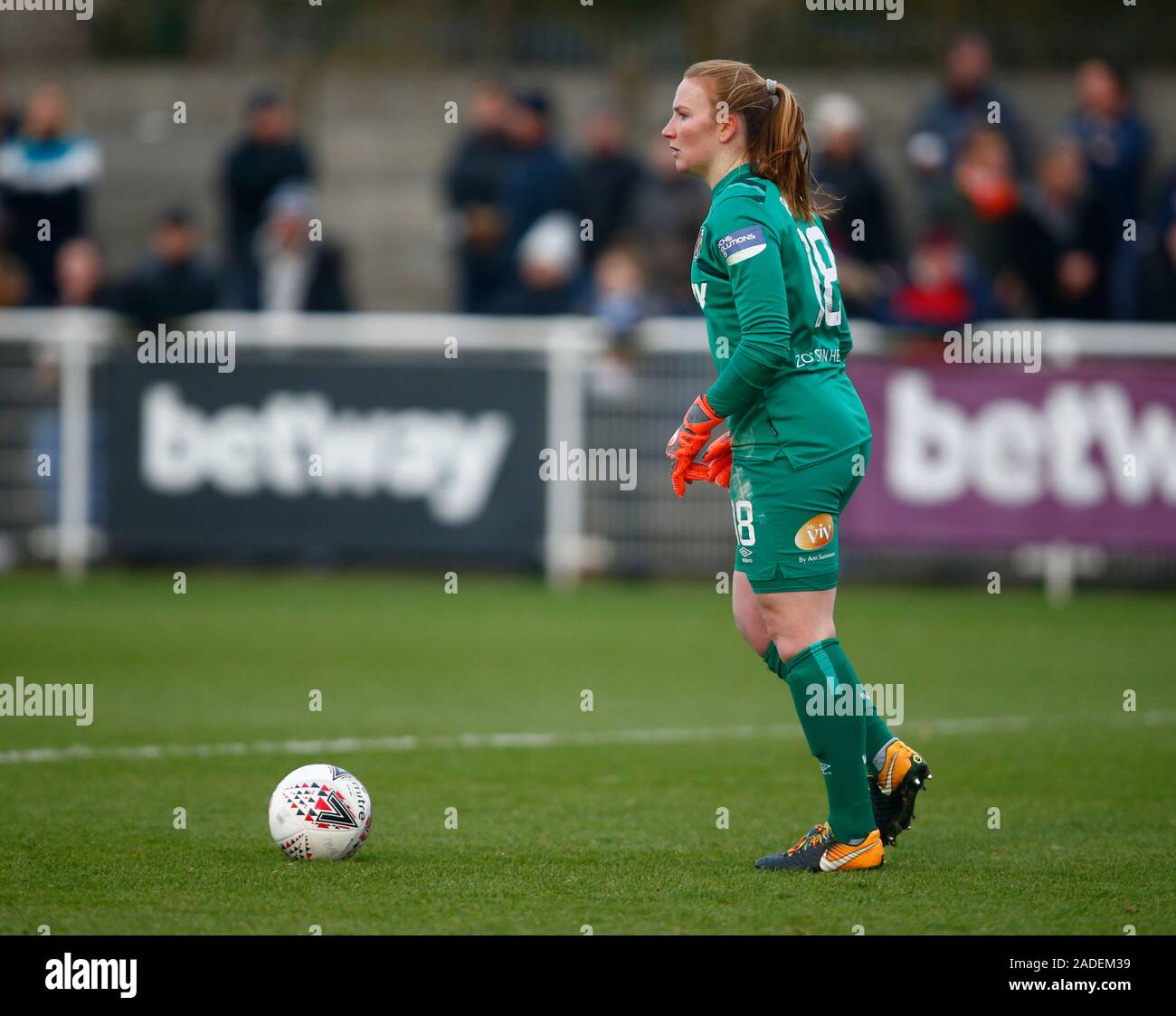 DAGENHAM, EN ANGLETERRE - 01 DÉCEMBRE : Courtney Brosnan de West Ham United WFC au cours de la Barclays Women's super match de championnat entre West Ham United et les femmes Banque D'Images