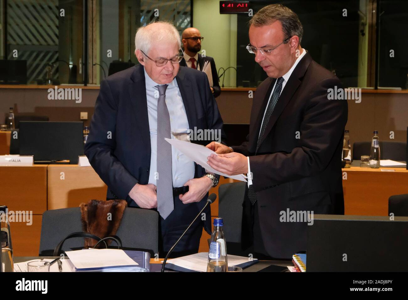 Bruxelles, Belgique. 4 décembre 2019. Le ministre grec des Finances Christos Staikouras assiste à une réunion des ministres des Finances de l'Eurogroupe. Credit : ALEXANDROS MICHAILIDIS/Alamy Live News Banque D'Images