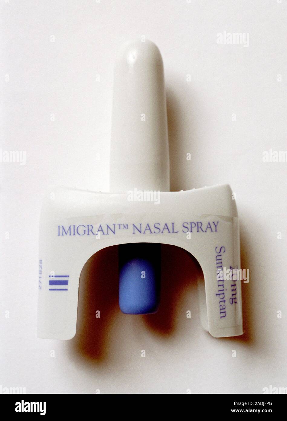 Traitement de la migraine. L'Imigran spray nasal. Ce spray contient les  médicaments vasoconstricteurs sumatriptan, utilisé pour traiter les  migraines et maux de tête de cluster. Vas Photo Stock - Alamy