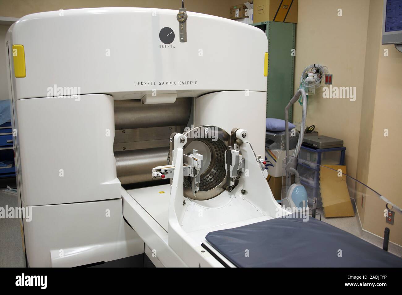 La radiothérapie gamma knife. Cette Leksell Gamma Knife machine a été inventé en 1967 par Lars Leksell, un neurochirurgien suédois. Il est utilisé pour traiter les brai Banque D'Images