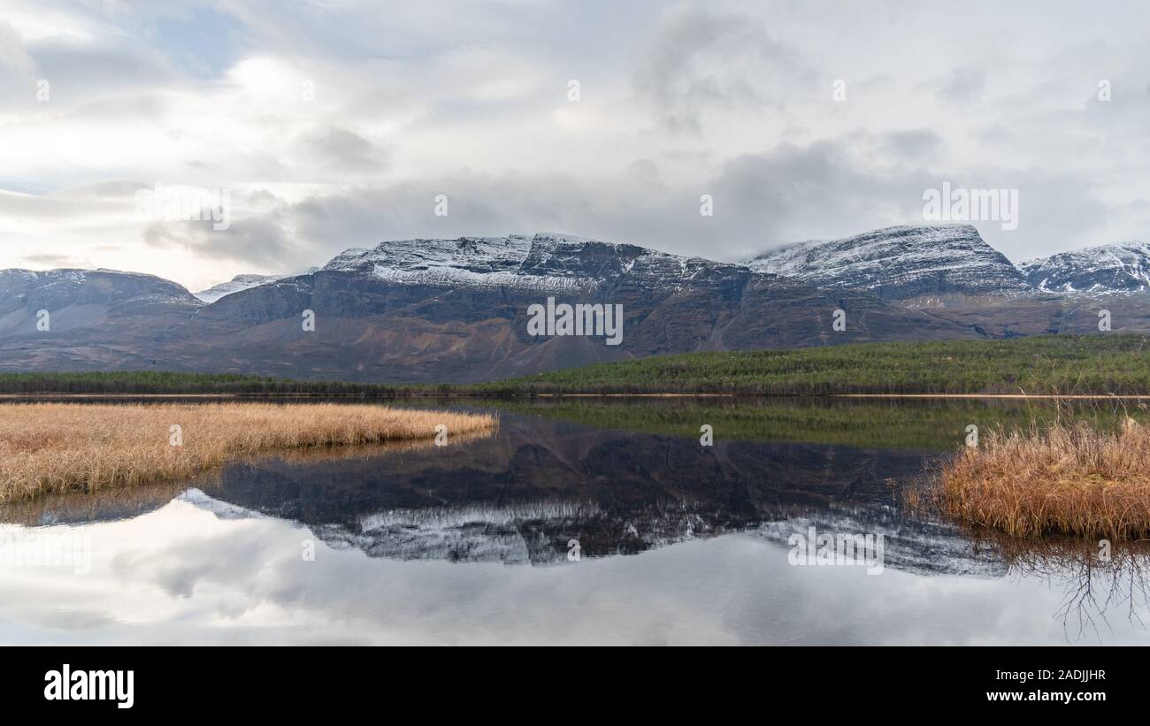 Belle Lumière du matin dans la vallée de Skibotn. Banque D'Images