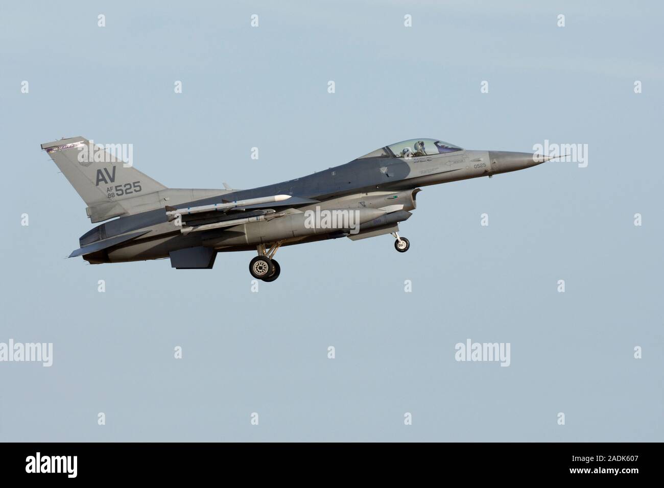 Lockheed Martin F-16C Fighting Falcon, 88-0525 de la 31e Escadre de chasse, 510th Fighter Squadron, queue, USAFE 'AV' code, à Aviano AB, Italie Banque D'Images